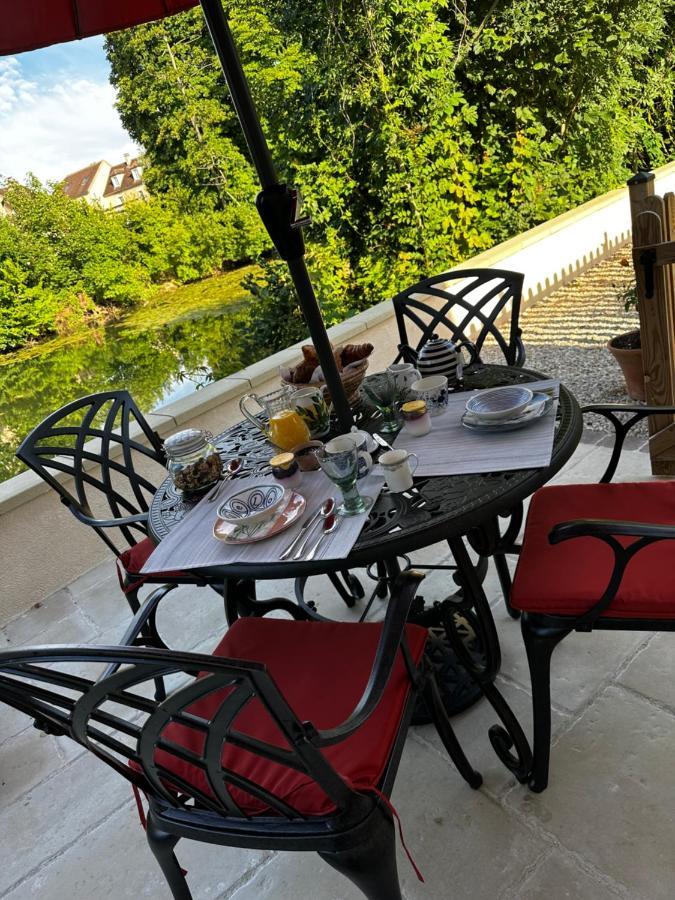 Riverside Lodge Chablis Esterno foto